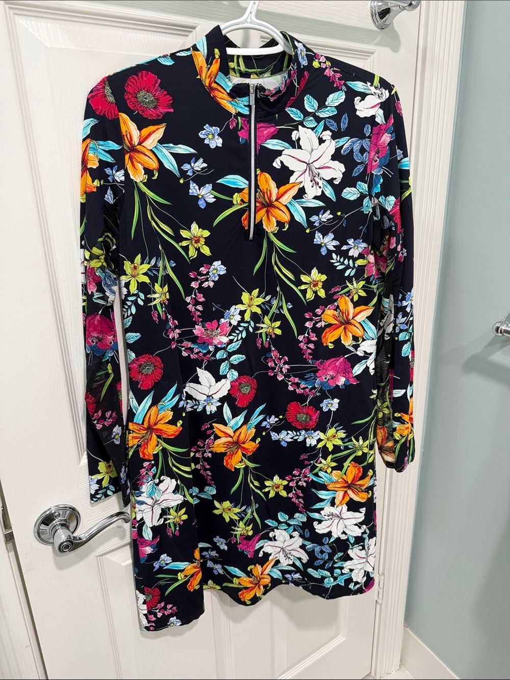 Gorgeous!!! Black Floral Long-Sleeve Dress with Zip Neck M